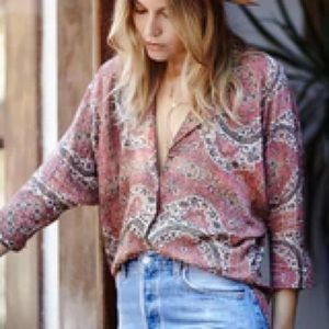 Knot Sisters Love Street Top in Tapestry Print